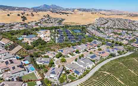 aerial of brentwood, ca neighborhood